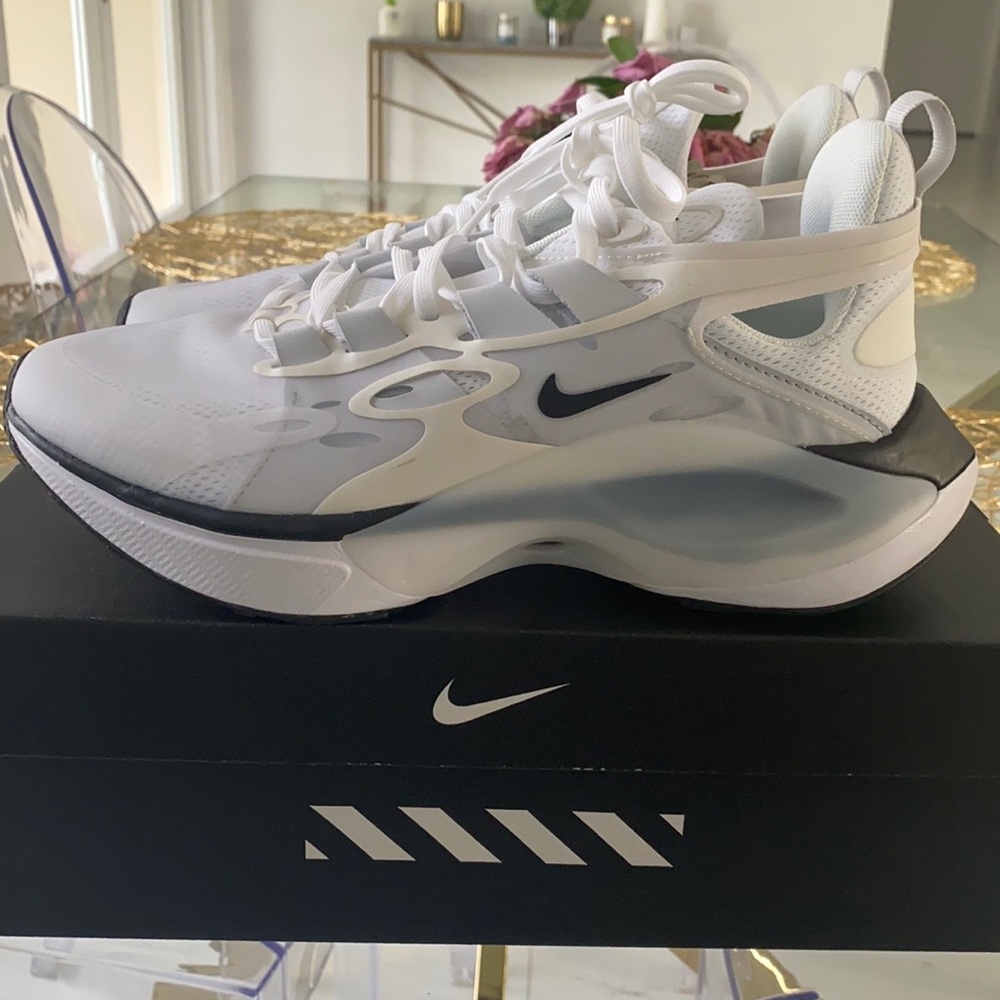 Nike Sneakers never worn